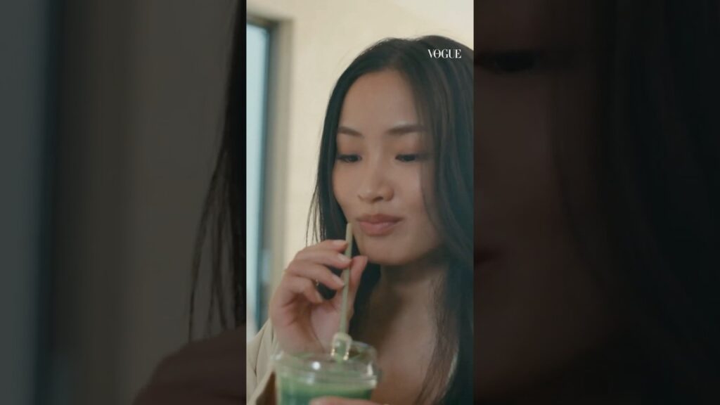 アンナ・サワイがお気に入りの抹茶ラテを紹介。 #24hourswith #セレブの24時間 #voguejapan