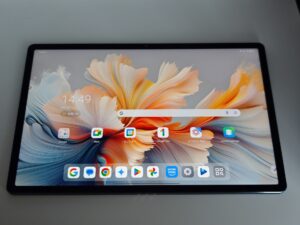[エンタメが楽しいペン付き「Lenovo Yoga Tab Plus」レビュー　キーボードでパソコンのようにも] - ケータイ Watch