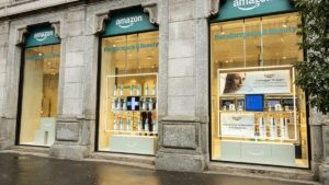 アマゾンのリアル店舗拡大戦略、イタリアに同社初の実店舗「パラファーマシー＆ビューティー」 欧州全域で美容・パーソナルケアのオンライン販売拡大(1/2) | JBpress (ジェイビープレス)