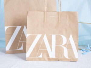 気になる二の腕 → おしゃれにカバー！【ZARA】40・50代が狙いたい♡「ケープワンピ」
