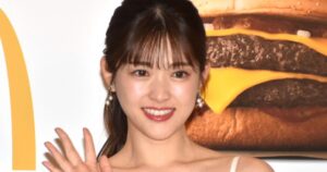 ORICON NEWS：松村沙友理、“母親”とエプロン姿で2ショット「美人母娘」「大切に育てられたんだな〜」 | 毎日新聞