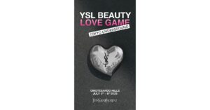 「YSL ラブシャイン」のポップアップイベントが開催　巨大なグロスプランパーが表参道に