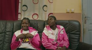 スイス映画が向き合うポスト植民地主義 - SWI swissinfo.ch