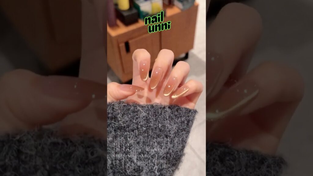 화려하진 않은데 자꾸 눈이 가요