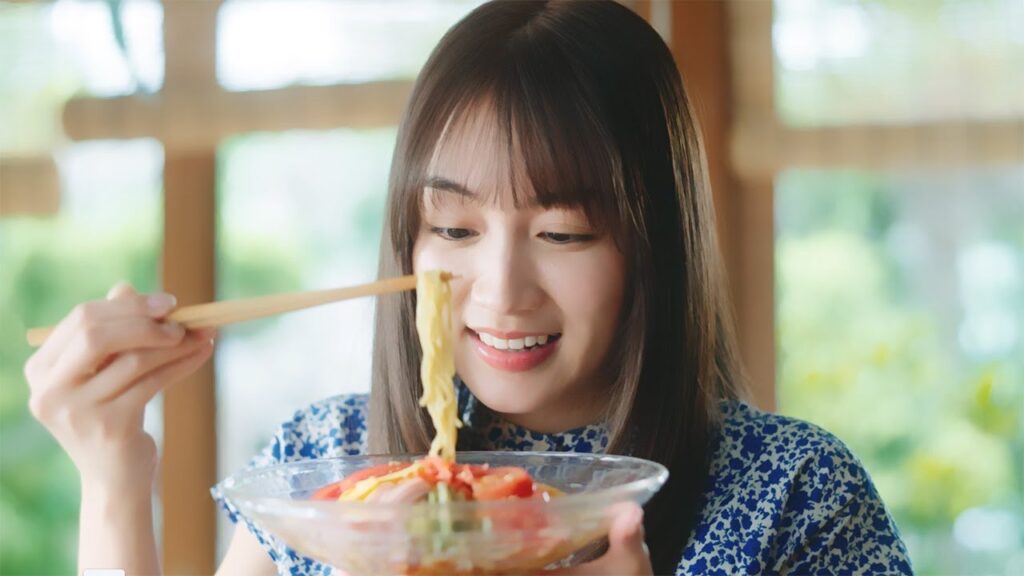 “ウルトラ美女”黒木ひかり、ミツカン「冷やし中華のつゆ」CMに　鈴木ジェロニモの「説明」芸に挑戦