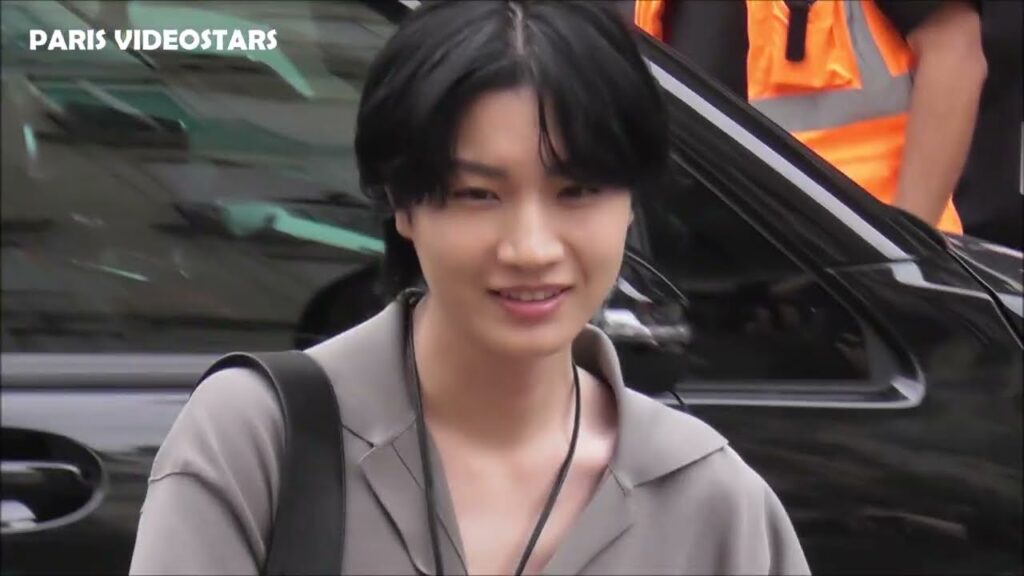 Dori Sakurada 桜田 通 with fans @ Paris Fashion Week 25 june 2025 show Ami Alexandre Mattiussi