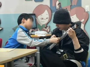 韓流BTSのシュガ、正体隠して病院ボランティア　写真枚　国際ニュース：AFPBB News