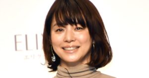 石田ゆり子、ベリーショートに髪バッサリ「フランス映画にも出てきそう」「見た事のないゆり子さんだ」 - ORICON