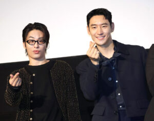 映画「脱走」公開直前イベント登場したク・ギョファン（左）とイ・ジェフン（カメラ・高澤　孝介）