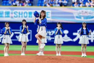 ＜D・西＞セレモニアルピッチを行うAKB48の千葉恵里（撮影・会津 智海） - スポニチ Sponichi Annex