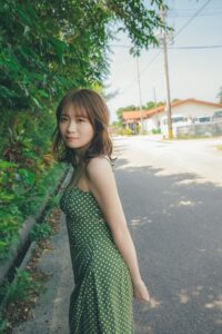 秋元真夏フォトエッセイ「淡淡(あわあわ)」発売記念イベント