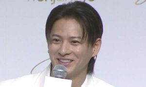 【 Number_i ・平野紫耀 】　バス停で「芸能人だなぁ」　自身の広告に「照れてしまった」|au Webポータル芸能ニュース