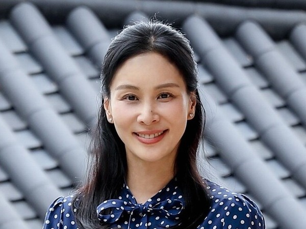 “チャン・ドンゴンの奥様”コ・ソヨン、女優歴33年目にしてバラエティ初レギュラー！新たな一歩に込めた想い | cinemacafe.net