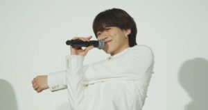 大橋和也と大久保波留がおしりを触り合う「君がトクベツ」舞台挨拶「みんなも触る？」（写真22枚） - ナタリー