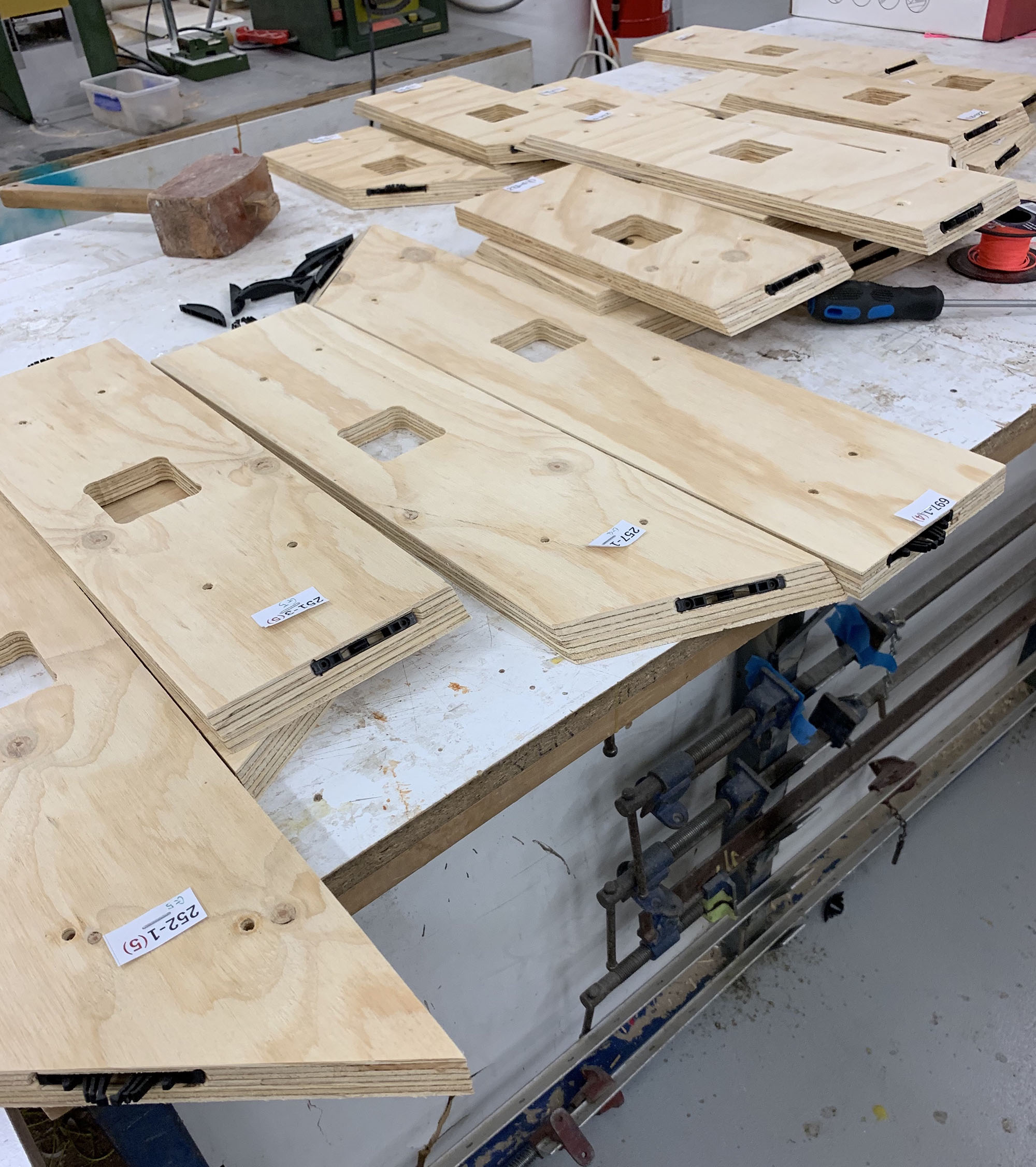〈HexBox Canopy〉設計：DTC & Code-to-Production Team