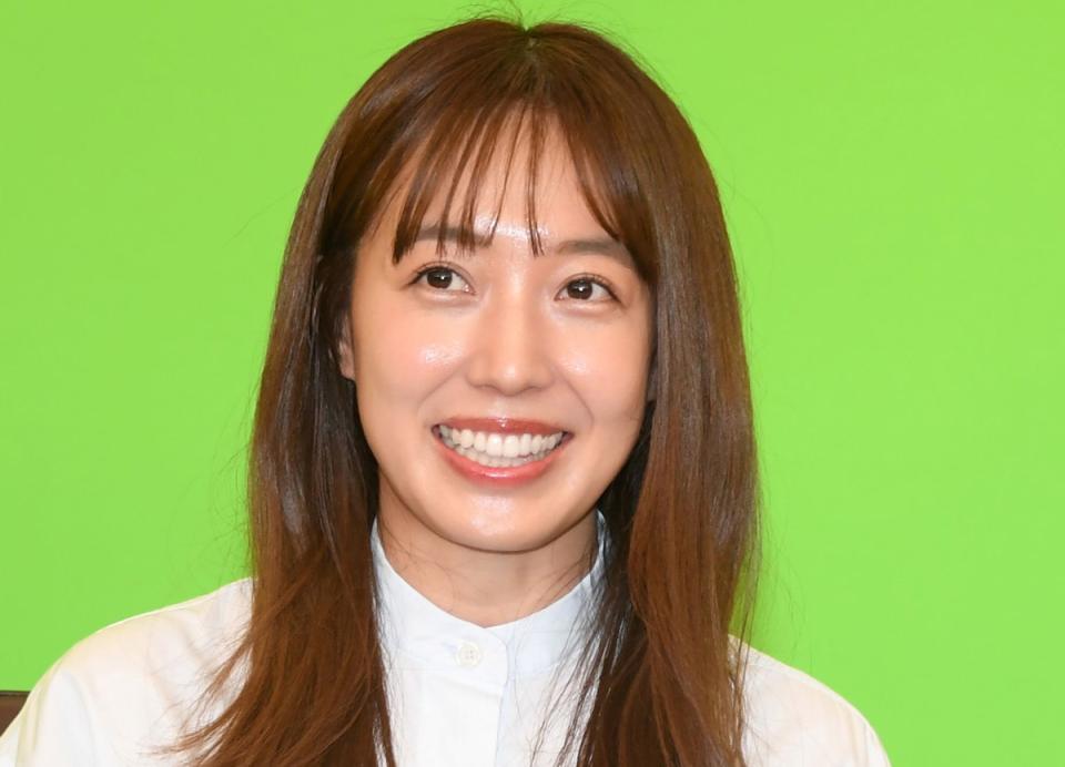 第３子出産間近の川崎希 大きなお腹で夫アレクとマタニティフォト「２人とも若返ってる」驚きの声 - デイリースポーツ