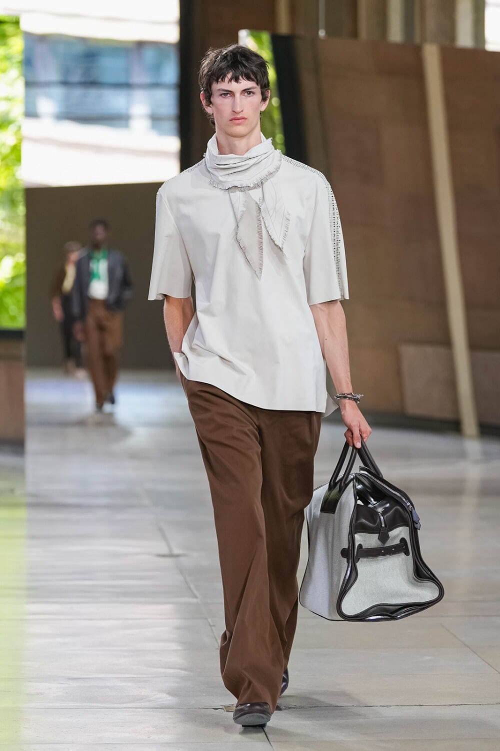 エルメス 2026年春夏メンズコレクション、軽く涼やかな夏の装い｜写真1