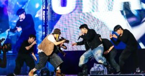 BTSのJ-HOPEさんライブ、除隊したジョングクさんら登壇 - 日本経済新聞