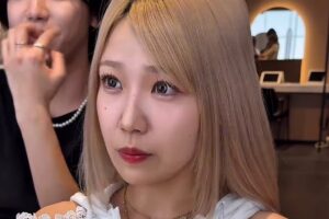 【憧れのあの子になりたい！】プロの技で叶える＜TWICE モモ風＞ボブ　仕上がりに「天才でーす！」と大満足！ ふわっと動くフェイスレイヤーでキュートさ倍増！ | LIMO
