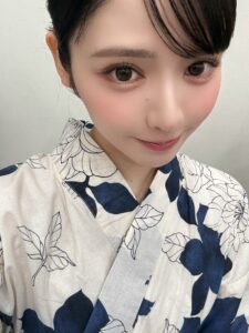 FRUITS ZIPPER鎮西寿々歌、浴衣姿で夏の風物詩を先取り！『美しすぎる』とファン沸騰 | 話題の投稿 | スポーツブル (スポブル)