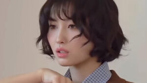 TWICE MOMOのmiu miu撮影時オフショット動画を公開！(スポーツブル) - goo ニュース