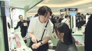 改装中の西武池袋本店 化粧品フロア先行オープン 高級ブランドなど広さ1.4倍に - テレ朝NEWS