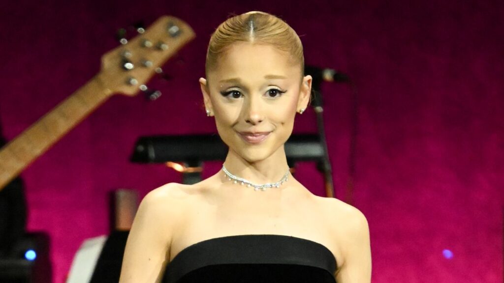 アリアナ・グランデ、音楽活動休止の噂を否定 | Vogue Japan アリアナ・グランデ、音楽活動休止の噂を否定 | Vogue Japan