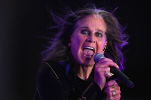 メタル界の暗黒王子、オジー・オズボーンさんが死去－76歳 - Bloomberg