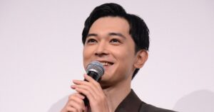 吉沢亮、映画『国宝』刺青手描きで4時間動けず「首バキバキ」 - シネマトゥデイ