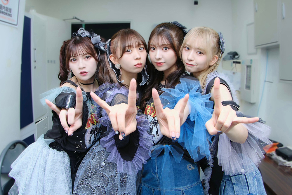 アイドルグループ・わーすたが、8月12日に横浜・1000CLUBにて、生バンドライブ『The World Standard～史上最高の恋しよう？～』を開催した。 - 特集