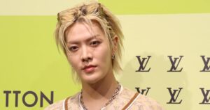 NCT・YUTA（中本悠太）、派手な「ヴィトン」シャツに笑顔「今回の一番のポイント」 - ORICON
