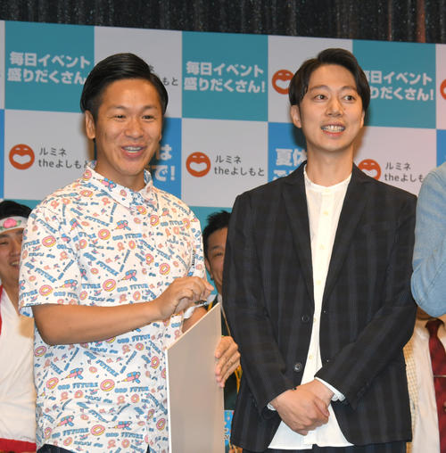はんにゃの川島章良（左）と金田哲（2019年7月撮影）