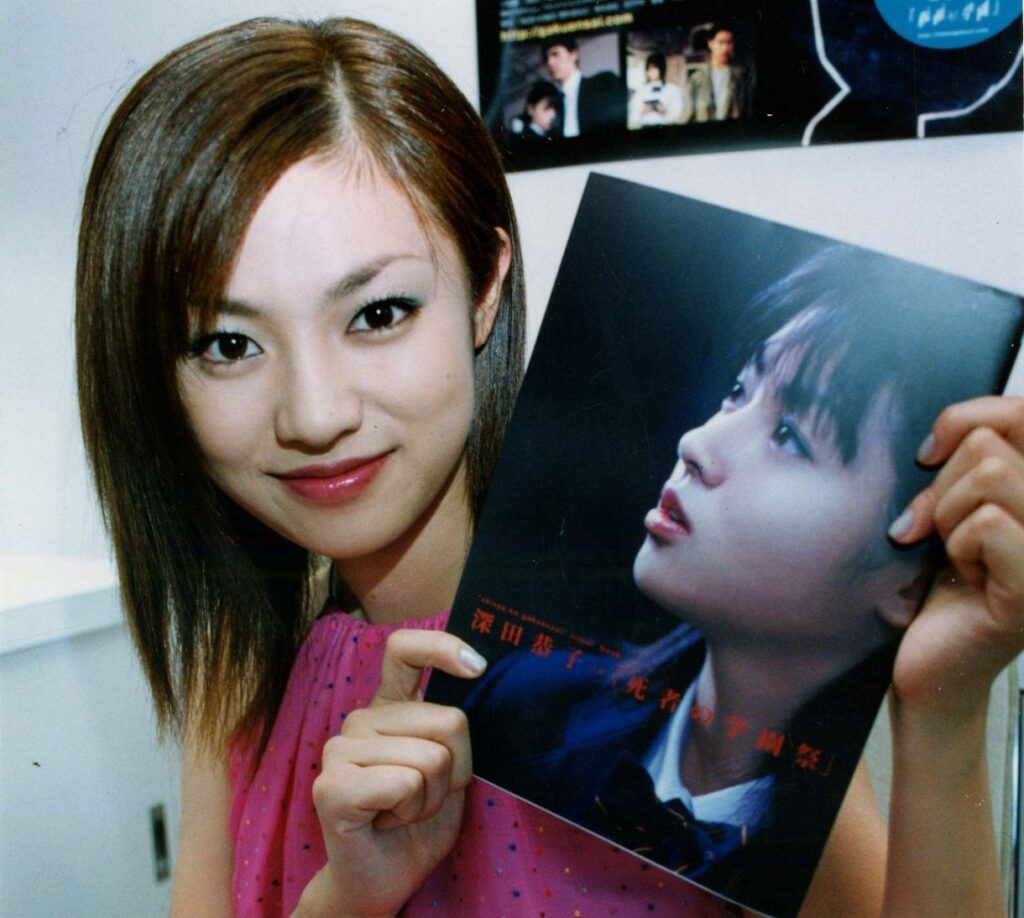 「もはや伝説」42歳深田恭子の5年ぶり「グラビア帰還」ショットが大反響「変な若作りないのに…」「すげえな」「ぶっ飛びます」 - 西スポWEB OTTO!