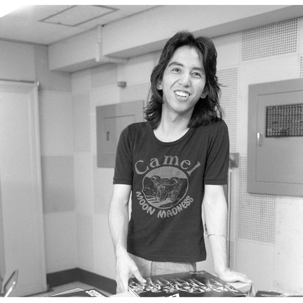 メディア人が肝に銘じるべき「ロックの伝道師」の腹のくくり方｜1975 ～そのときニューミュージックが生まれた - 日刊ゲンダイDIGITAL