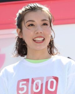 女性芸能人「YouTubeチャンネル」人気ランキング 3位「仲里依紗」2位「ギャル曽根」…1位は？ | オトナンサー