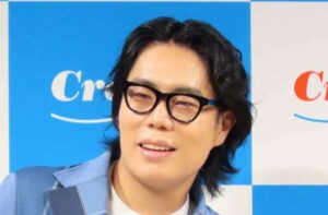 【 令和ロマン 】　くるま「交換された」事務所退所を自虐　ケムリは子育てエピソード披露「オムツ替えめちゃめちゃします」|au Webポータル芸能ニュース