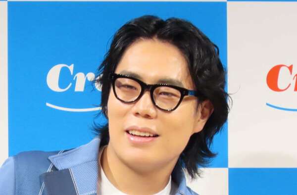 【 令和ロマン 】　くるま「交換された」事務所退所を自虐　ケムリは子育てエピソード披露「オムツ替えめちゃめちゃします」|au Webポータル芸能ニュース