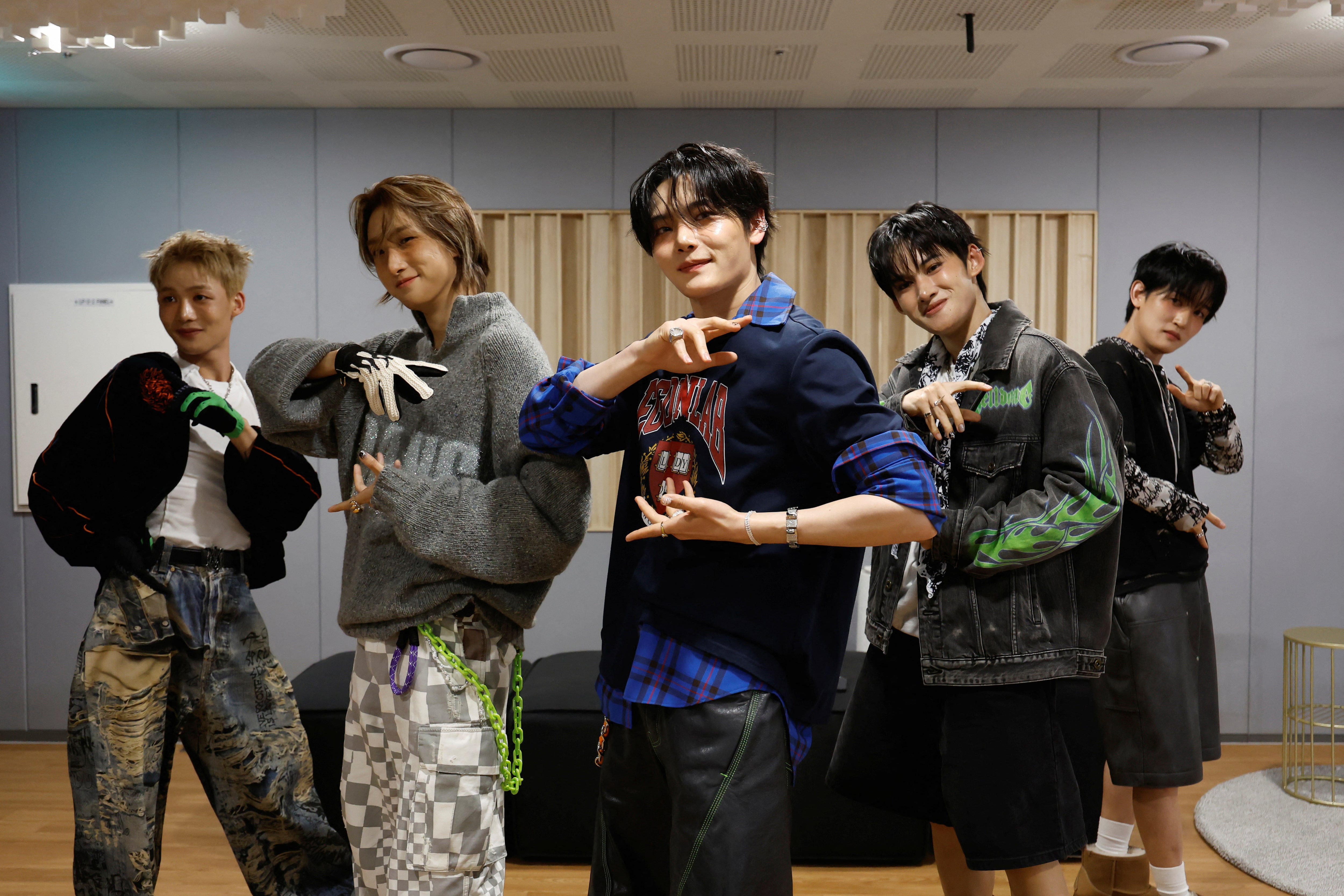 脱北者含む異色K─POPグループがデビュー、日本人メンバーも