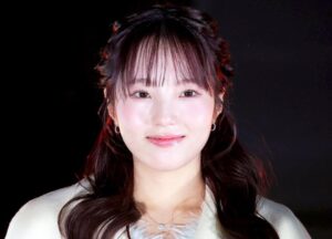 「これ採用されなかったの？！」本田真凜 浜辺でのドレス姿など写真集未公開カットに「透明感凄すぎて」「リアル天使」 - デイリースポーツ