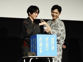 吉沢亮 板垣李光人が涼やかな浴衣姿で登壇！撮影の裏話も『ババンババンバンバンパイア』大ヒット御礼舞台挨拶１