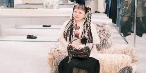 渡辺直美がアクネ ストゥディオズ アオヤマで爆買い!? 世界最大規模のストアをナビゲート