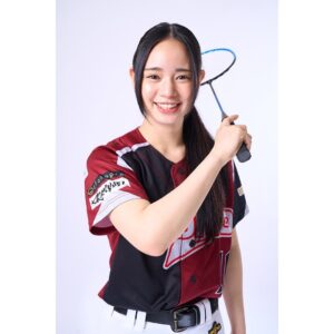 女優兼タレント・宮城弥生、大好きなバドミントンの写真を複数枚アップし「何枚目が好き！？」とファンに問いかける | 話題の投稿 | スポーツブル (スポブル)
