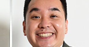 元銀座ホステス占い師が語る「7月12日の開運最強有名人」2位はミルクボーイ内海崇、1位は？ | 女性自身