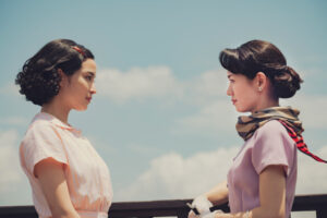 第78回カンヌ国際映画祭「ある視点部門」正式出品作。『遠い山なみの光』衣裳担当の高橋さやか×小川久美子（映画『国宝』など）トークイベントつき独占試写会をプレゼント！ – 装苑ONLINE