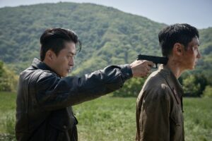 決死の判断の連続!!韓流スターが夢の共演を果たすイ・ジェフン主演映画『脱走』緊迫の予告映像｜最新の映画ニュースならMOVIE WALKER PRESS