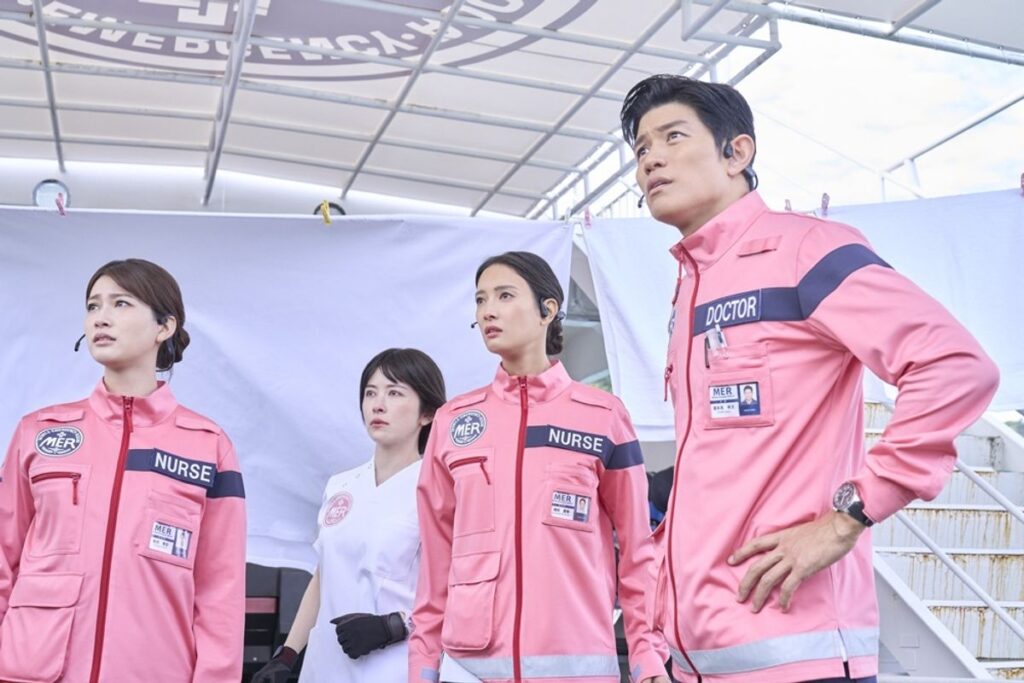 チーフドクター喜多見のもと、いかにしてチームは一つになったのか?『TOKYO MER~走る緊急救命室~南海ミッション』に至る「TOKYO MER」の軌跡|最新の映画ニュースならMOVIE WALKER PRESS チーフドクター喜多見のもと、いかにしてチームは一つになったのか?『TOKYO MER~走る緊急救命室~南海ミッション』に至る「TOKYO MER」の軌跡|最新の映画ニュースならMOVIE WALKER PRESS