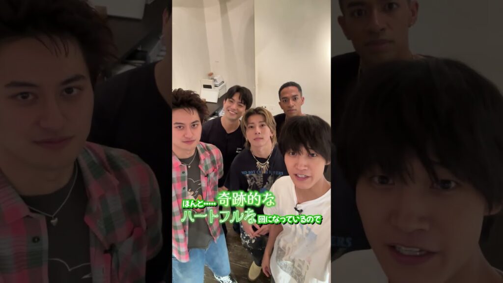 Aぇ! group official【佐野晶哉に似合うメガネを探せ】そりゃムリか…笑笑