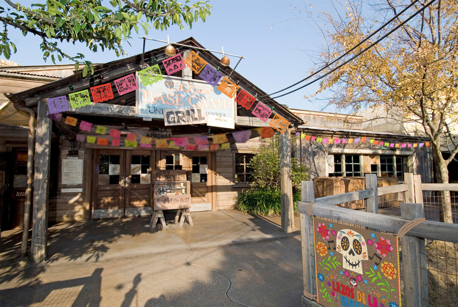 ディズニーシーに映画「リメンバー・ミー」メニュー登場。ガイコツにマリーゴールドカラーがコワ華やか! – トラベル Watch ディズニーシーに映画「リメンバー・ミー」メニュー登場。ガイコツにマリーゴールドカラーがコワ華やか! - トラベル Watch