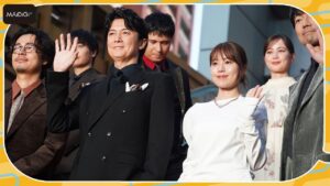 有村架純、ホワイトドレスで美脚ちらり　福山雅治らと「ブラック・ショーマン」レッドカーペットイベント登場