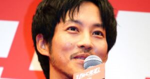 ORICON NEWS：松坂桃李、金魚すくいを熱弁「シンプルだけどディープ」　陸上アニメ完成披露での発表には苦笑い | 毎日新聞